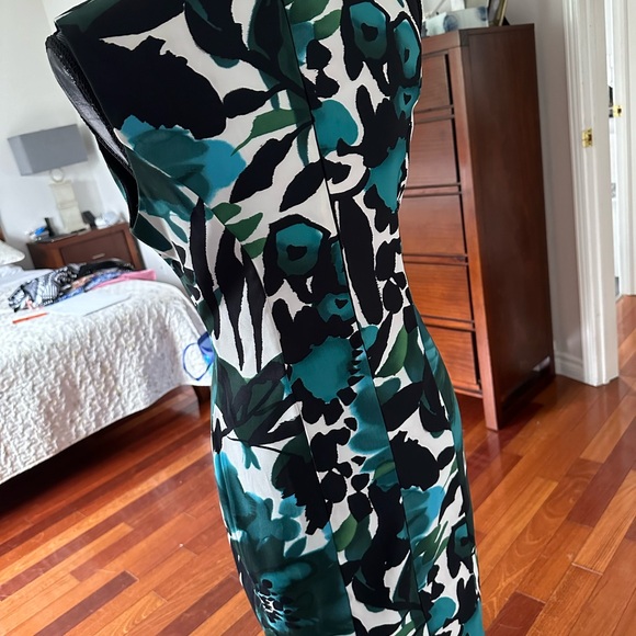 Connected apparel. Smart work dress. - Picture 3 of 8
